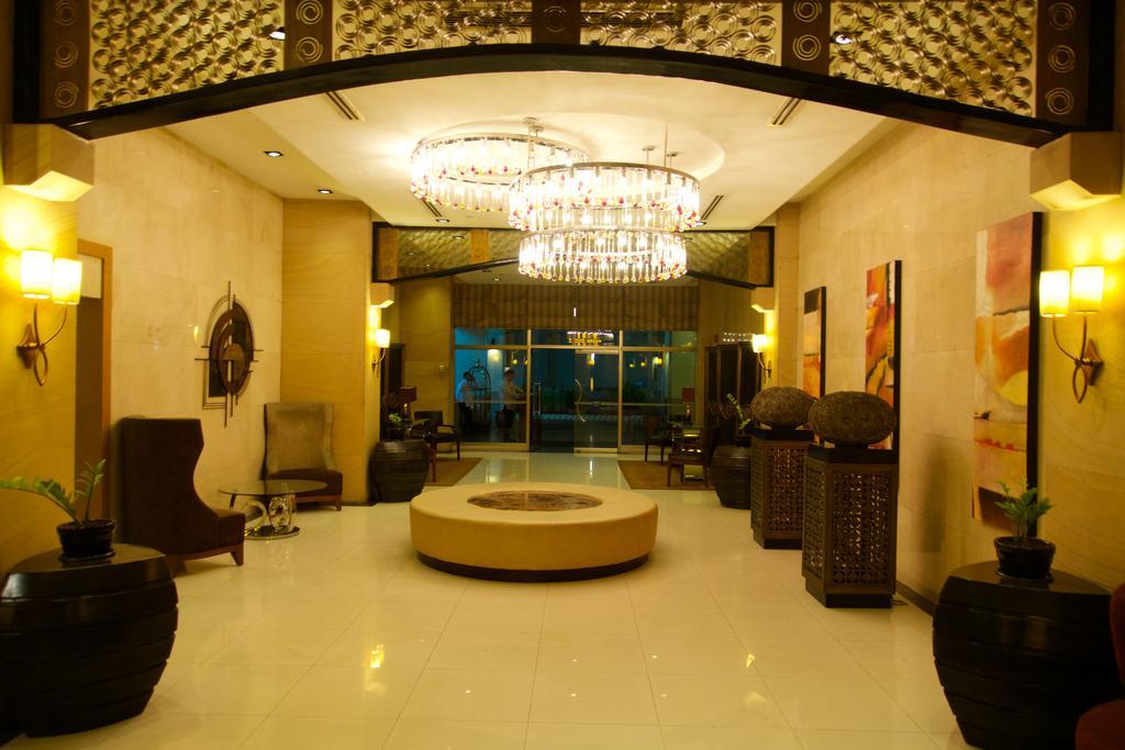 Luxury Condo At Forbeswood Parklane The Fort Bgc Makati City Phòng bức ảnh