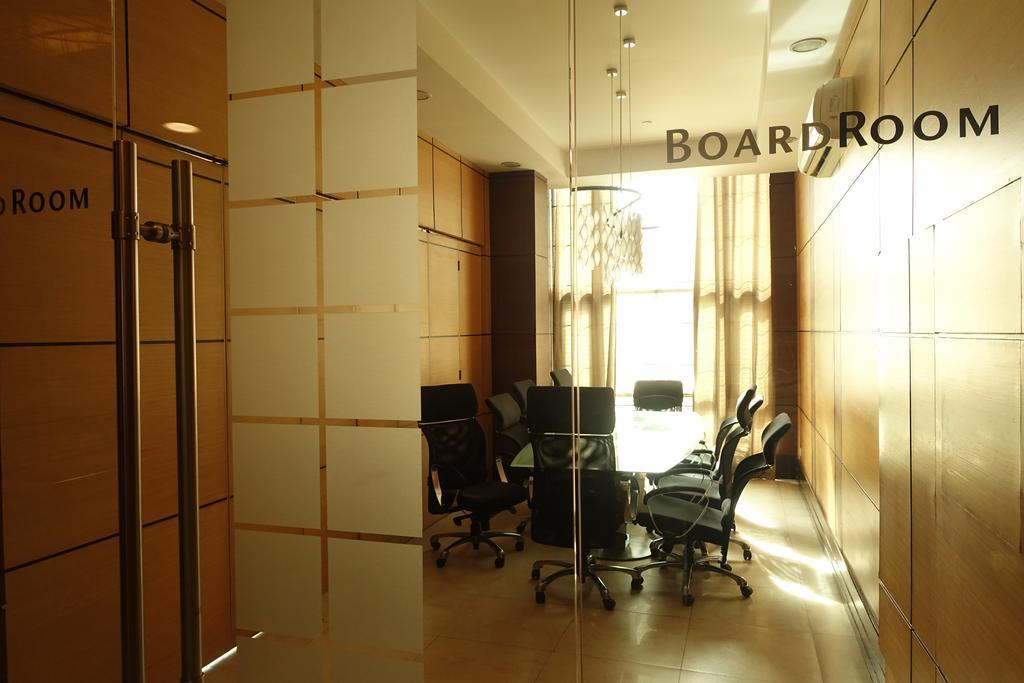 Luxury Condo At Forbeswood Parklane The Fort Bgc Makati City Ngoại thất bức ảnh
